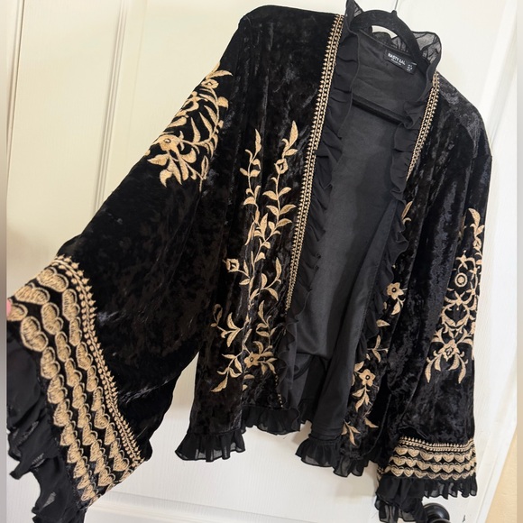 NWOT Nasty Gal Blk Velvet Gold Embroidered Open Front Boho Jacket. Size 4 - Picture 3 of 5